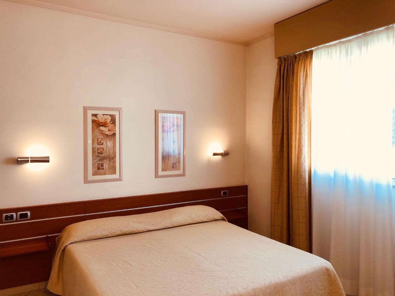 Hotel Delfina Signa Exterior photo